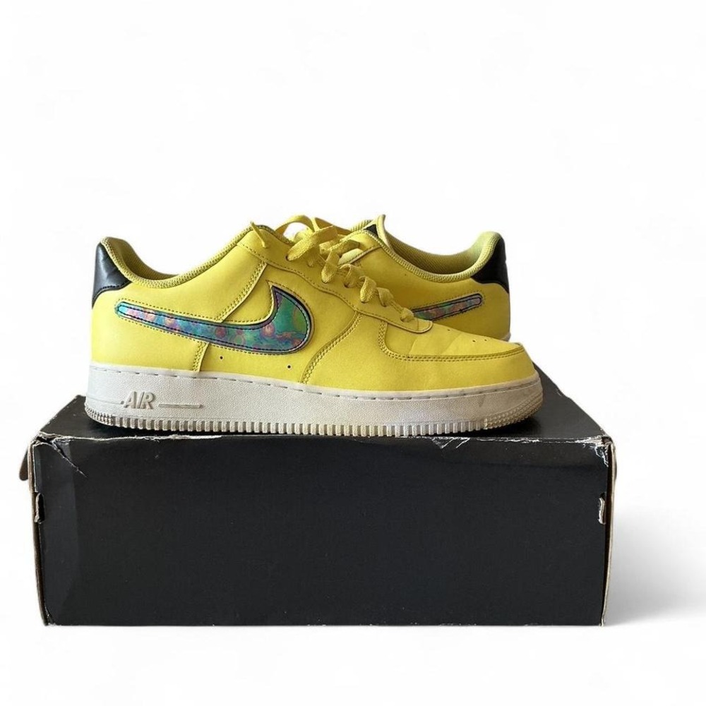 Yellow Nike Air Force 1 trainers rare‎ pair MEN SIZE 9